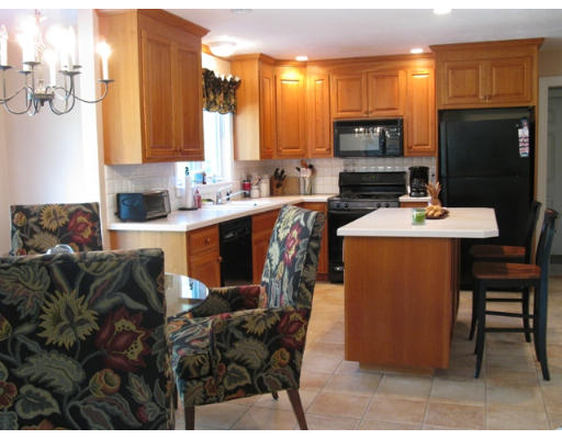 2 Birch Brush Road Shrewsbury, MA 01545 - Photo 6 of 12 Gallery Image 6