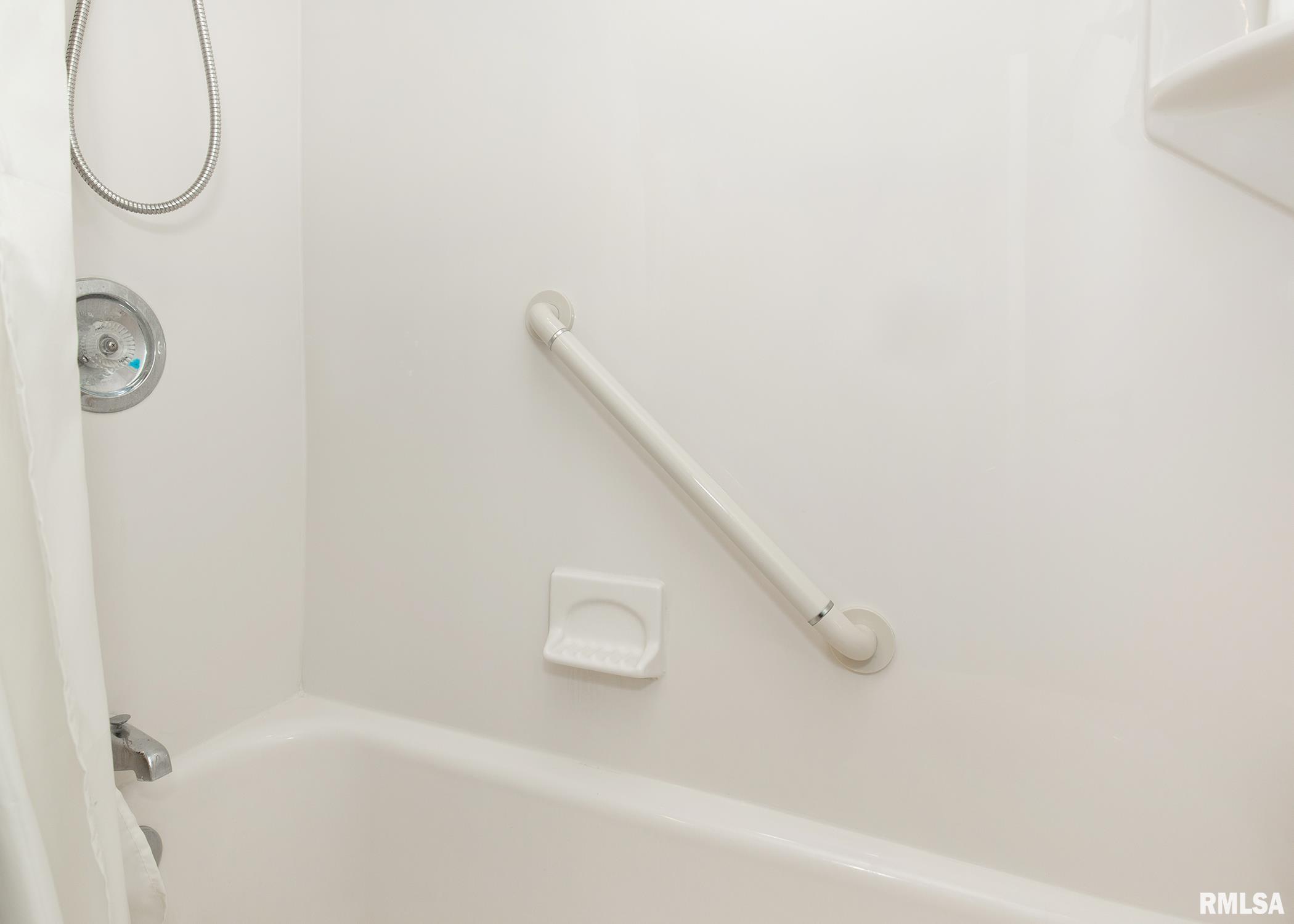 1104 Kimberly Road, Unit 703 Bettendorf, IA 52722 - Photo 17 of 27 Gallery Image 17