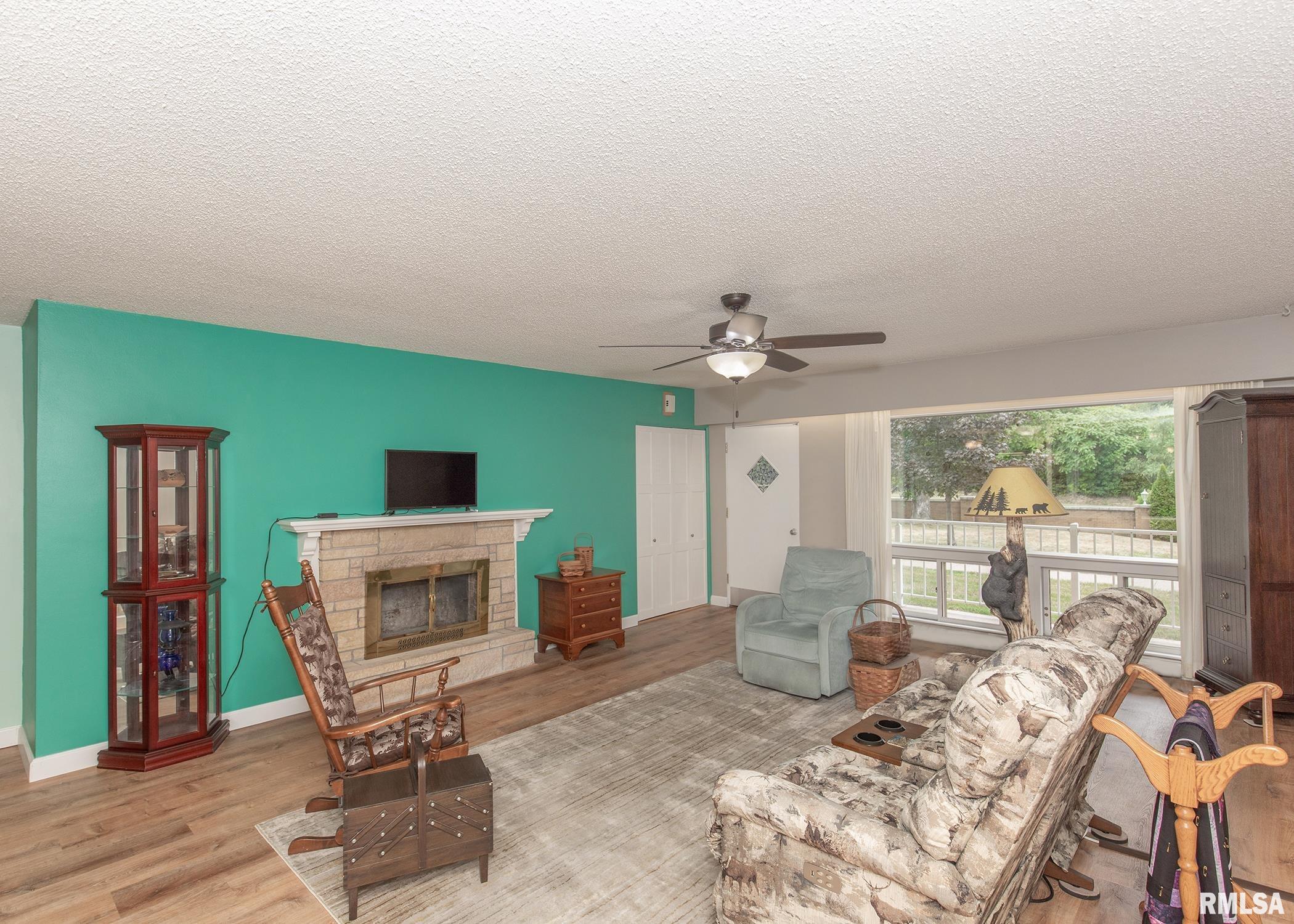 1104 Kimberly Road, Unit 703 Bettendorf, IA 52722 - Photo 6 of 27 Gallery Image 6