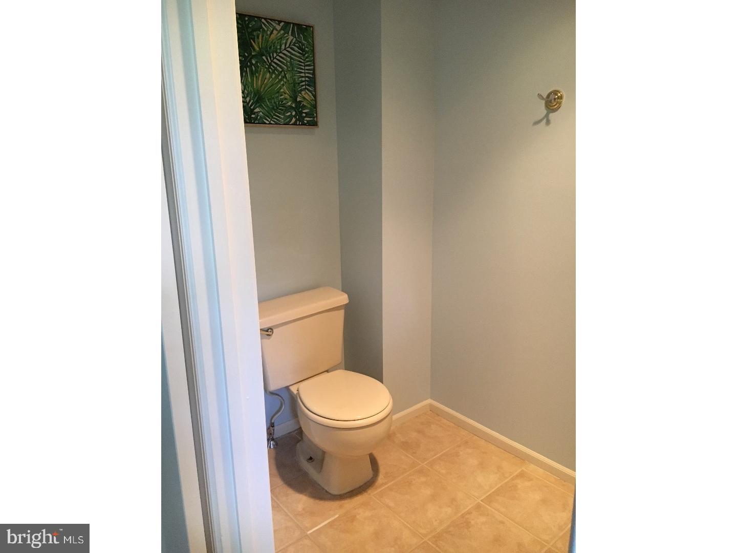 25 Chelsea Road Mount Holly, NJ 08060 - Photo 18 of 22 Master Bathroom