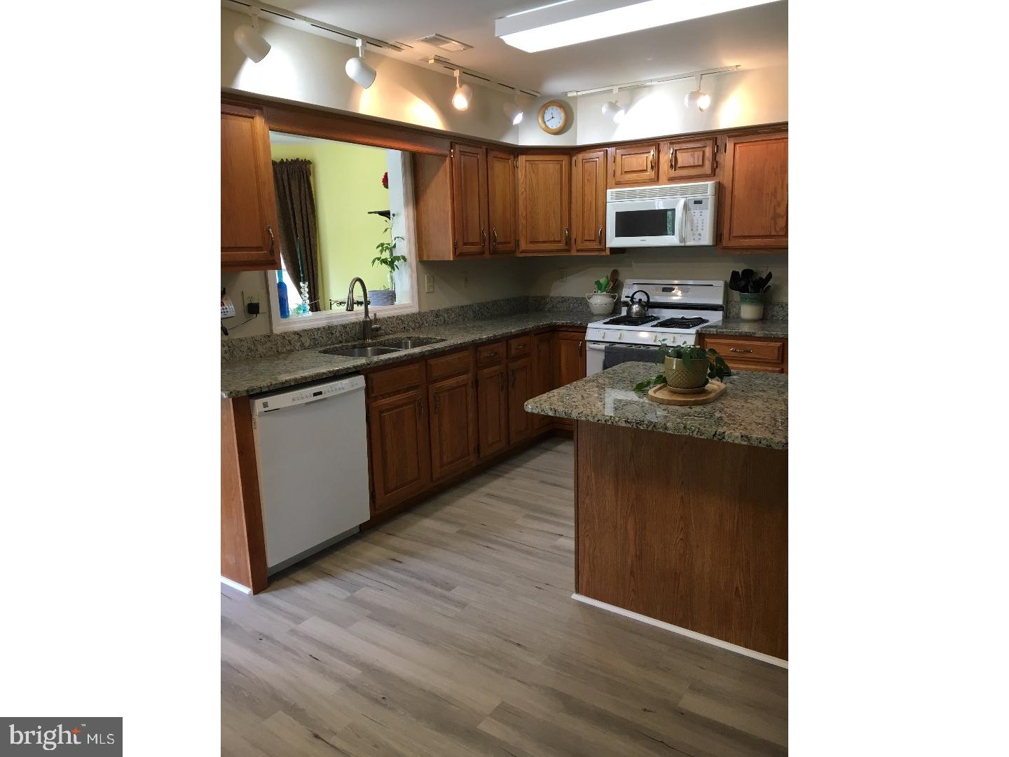 25 Chelsea Road Mount Holly, NJ 08060 - Photo 9 of 22 Kitchen