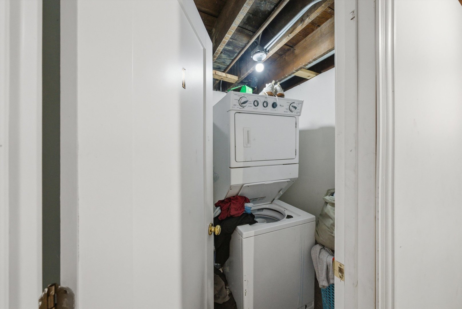 6837 South Morgan Street Chicago, IL 60621 - Photo 17 of 24 a utility room with dryer and washer