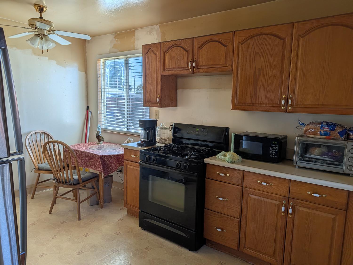 4591 North Angus Street Fresno, CA 93726 - Photo 2 of 16