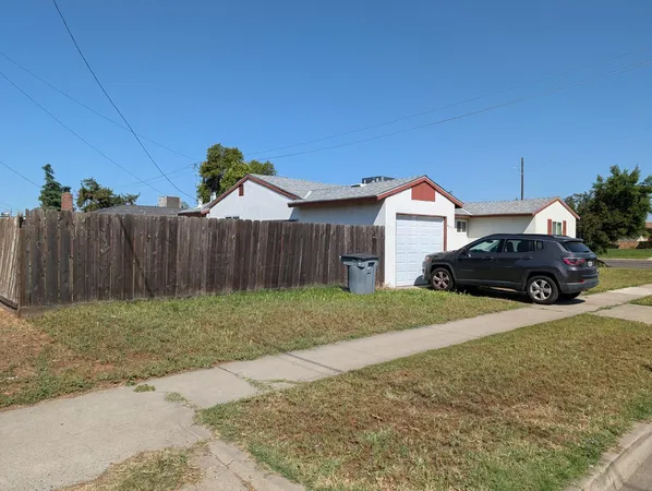$329,900 | 4591 North Angus Street, Fresno, CA 93726