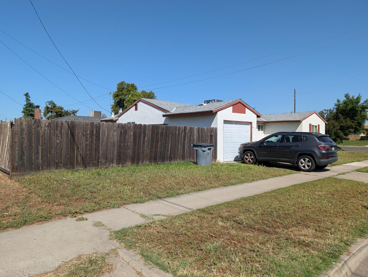 4591 North Angus Street Fresno, CA 93726 - Photo 3 of 16