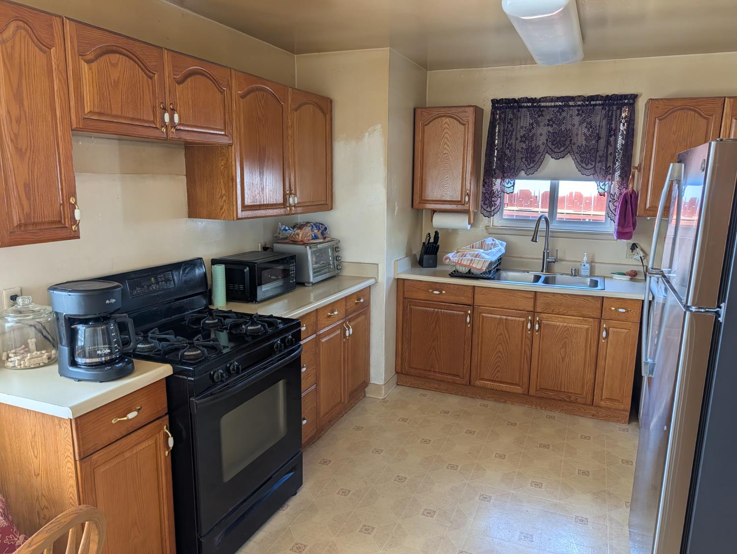 4591 North Angus Street Fresno, CA 93726 - Photo 6 of 16