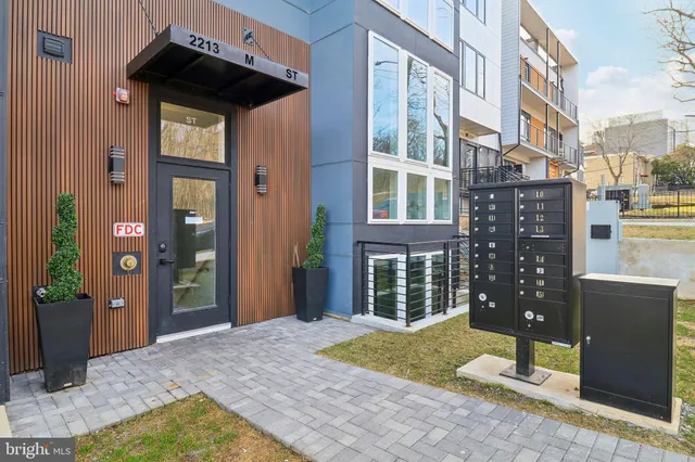 a view of entrance of building and entrance
