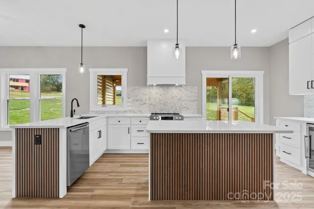 $724,900 | 78 Scott Mdws Drive, Asheville, NC 28806