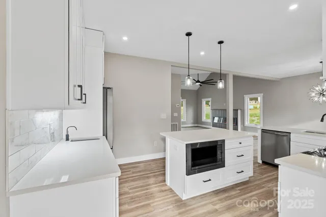 $724,900 | 78 Scott Mdws Drive, Asheville, NC 28806