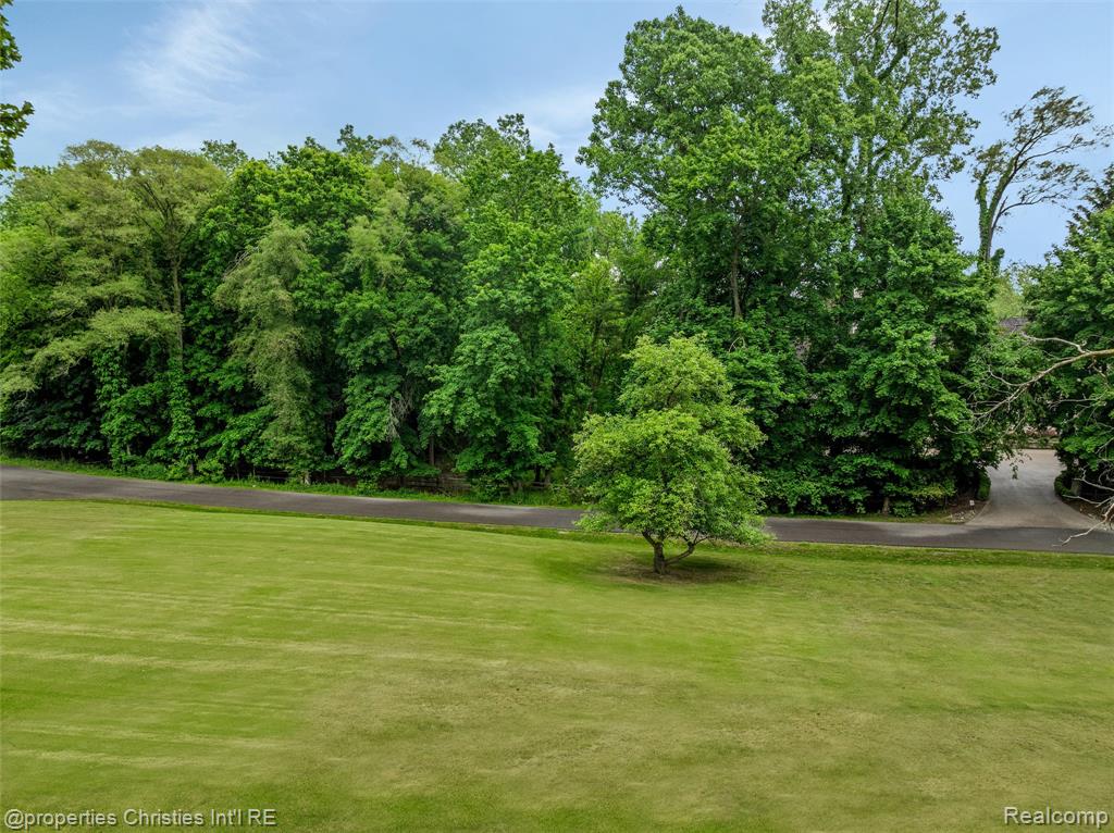 26335 Woodlore Road Franklin, MI 48025 - Photo 4 of 34
