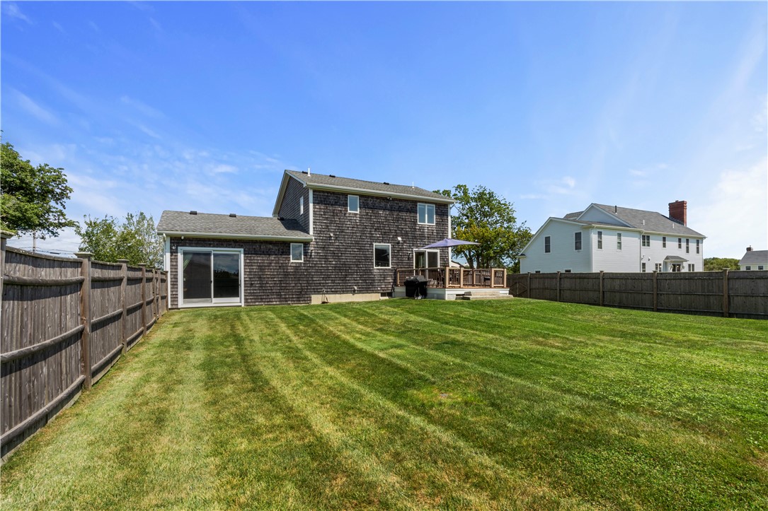 163 Morrison Avenue Middletown, RI 02842 - Photo 3 of 40