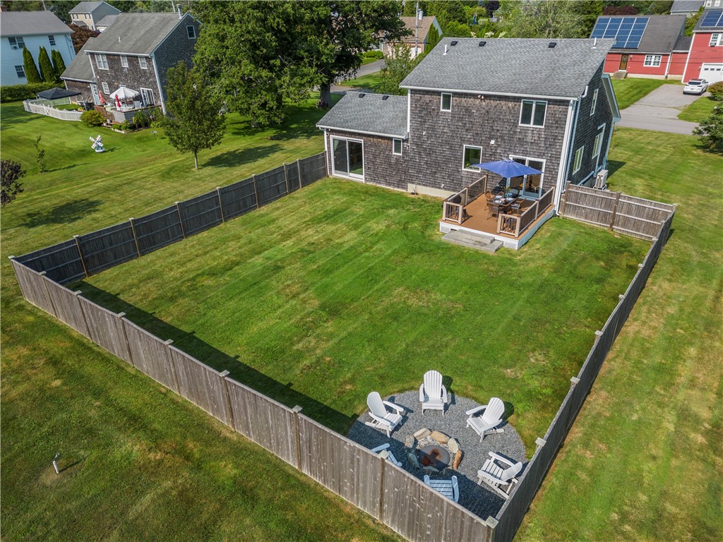 163 Morrison Avenue Middletown, RI 02842 - Photo 4 of 40