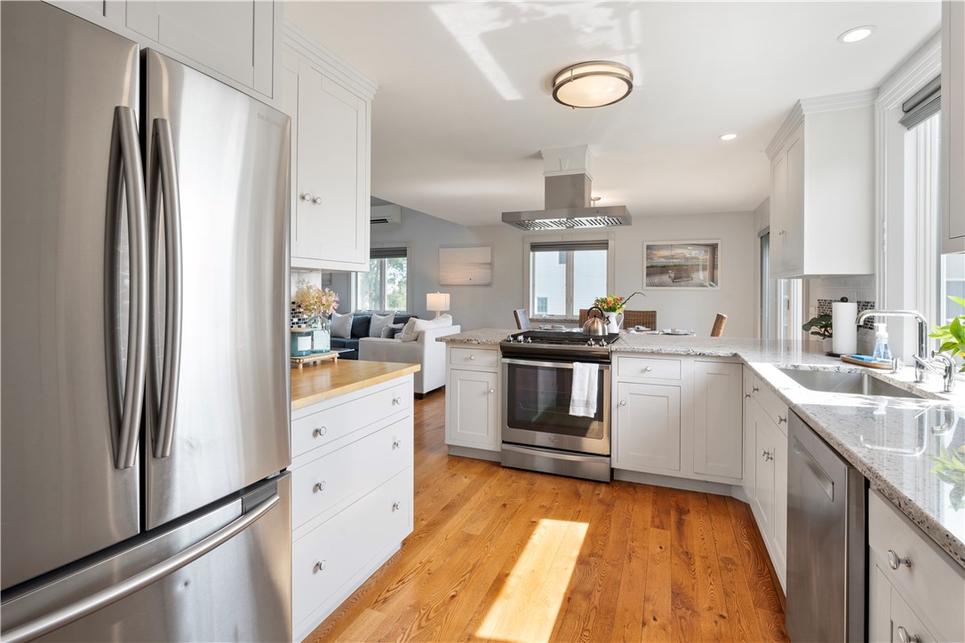163 Morrison Avenue Middletown, RI 02842 - Photo 10 of 40