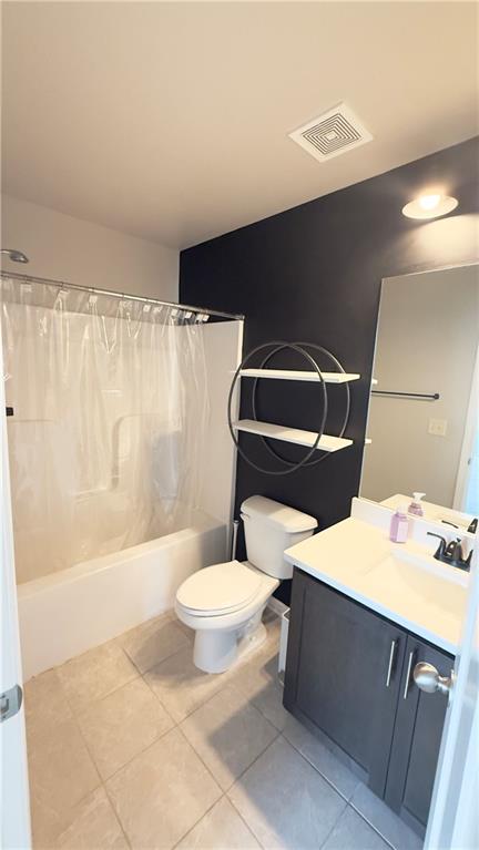 3370 Elkhorn Ridge Run Dacula, GA 30019 - Photo 24 of 29 a bathroom with a sink a toilet and shower
