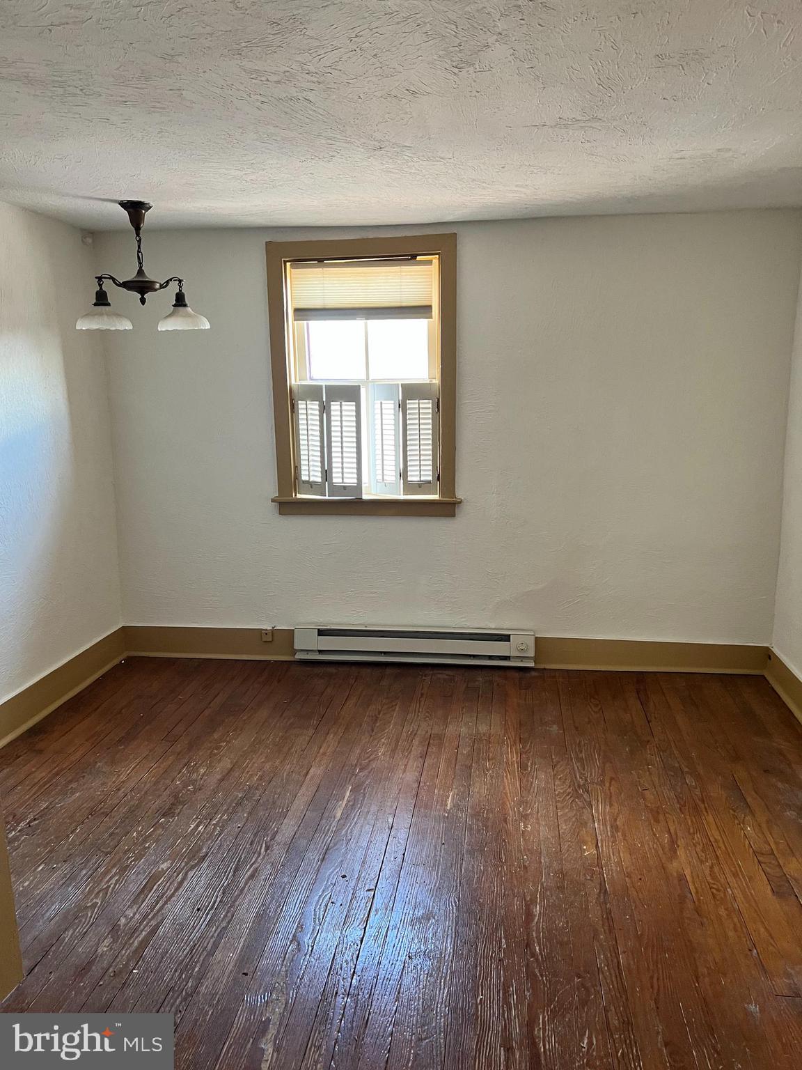 52 North Main Street Shrewsbury, PA 17361 - Photo 11 of 17