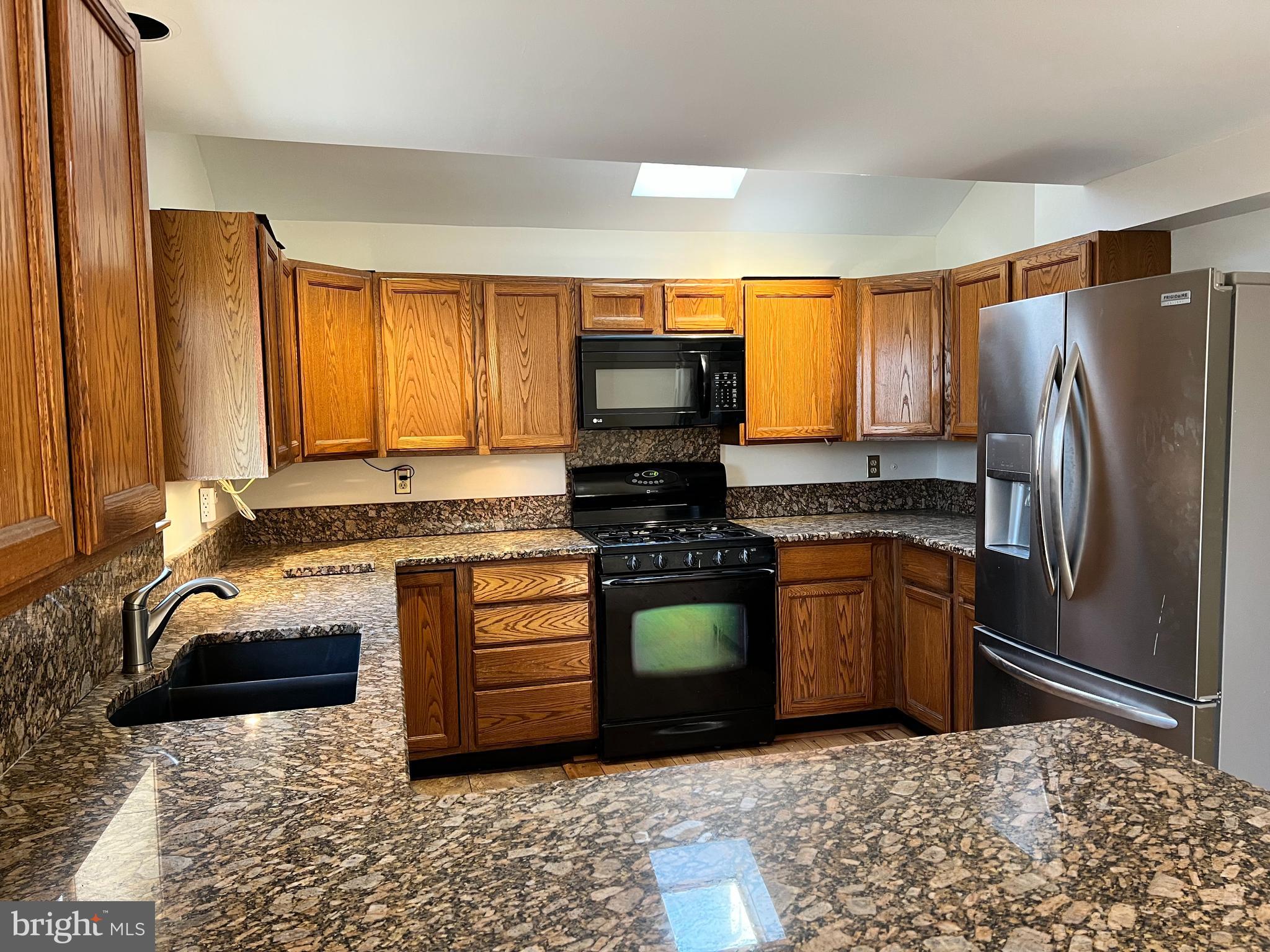 52 North Main Street Shrewsbury, PA 17361 - Photo 3 of 17