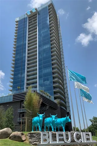 $9,000,000 | 3130 North Harwood Street, Unit 3202, Dallas, TX 75201