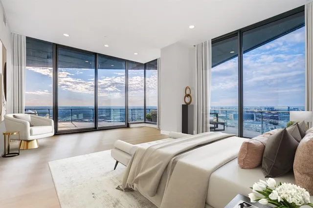 $9,000,000 | 3130 North Harwood Street, Unit 3202, Dallas, TX 75201