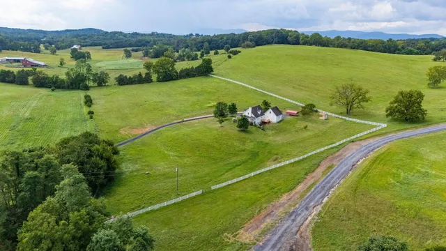 $635,000 | 3008 Spring Hill Road, Staunton, VA 24401