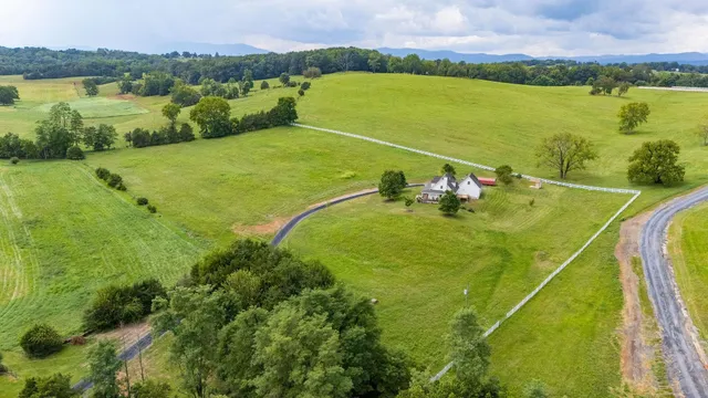 $635,000 | 3008 Spring Hill Road, Staunton, VA 24401