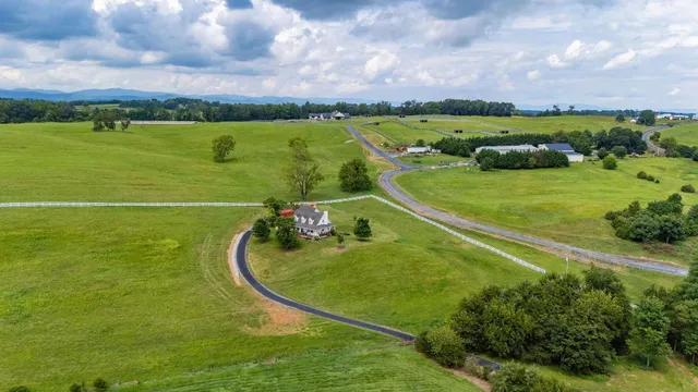 $635,000 | 3008 Spring Hill Road, Staunton, VA 24401