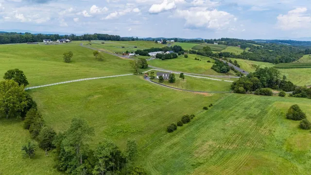 $635,000 | 3008 Spring Hill Road, Staunton, VA 24401