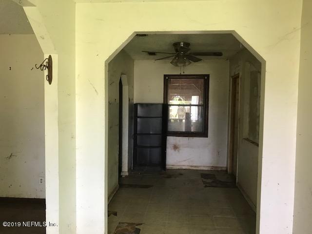 5205 Hancock Road Jacksonville, FL 32254 - Photo 4 of 25 a view of hallway with stairs