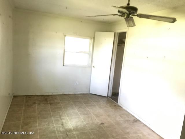 5205 Hancock Road Jacksonville, FL 32254 - Photo 8 of 25 a view of a small space