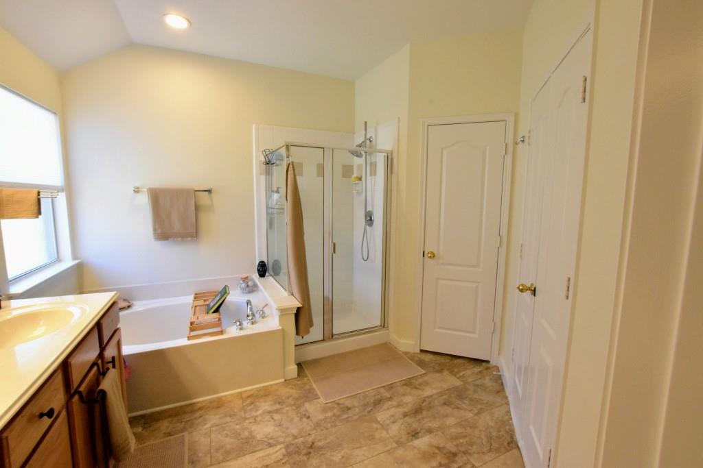 3732 Ranchman Boulevard Denton, TX 76210 - Photo 18 of 29 Master bathroom