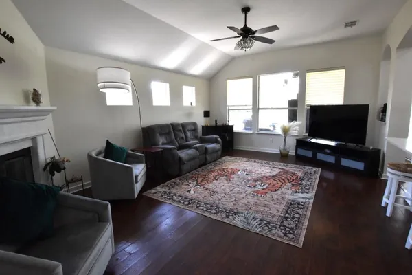 $368,000 | 3732 Ranchman Boulevard, Denton, TX 76210