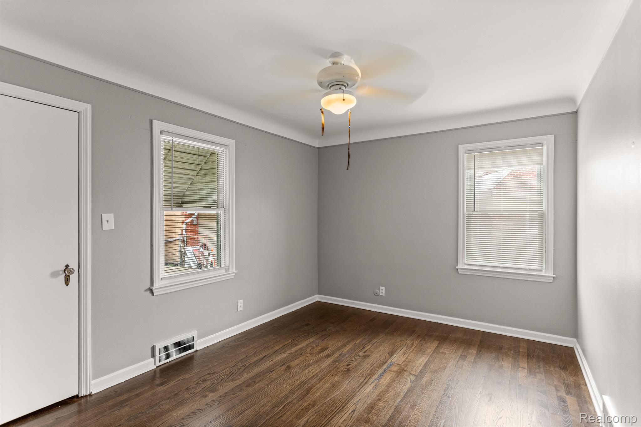 5457 Chase Road Dearborn, MI 48126 - Photo 10 of 21 Gallery Image 10