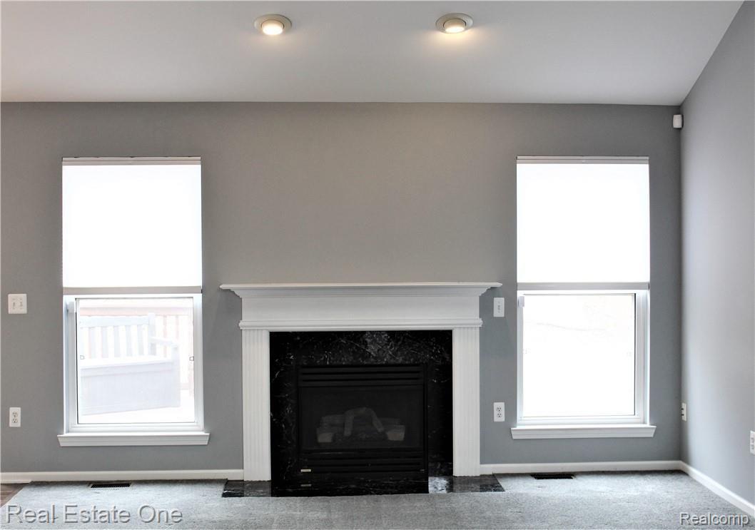 1164 Churchill Circle Rochester, MI 48307 - Photo 4 of 22 10.JPG Great Room Fireplace