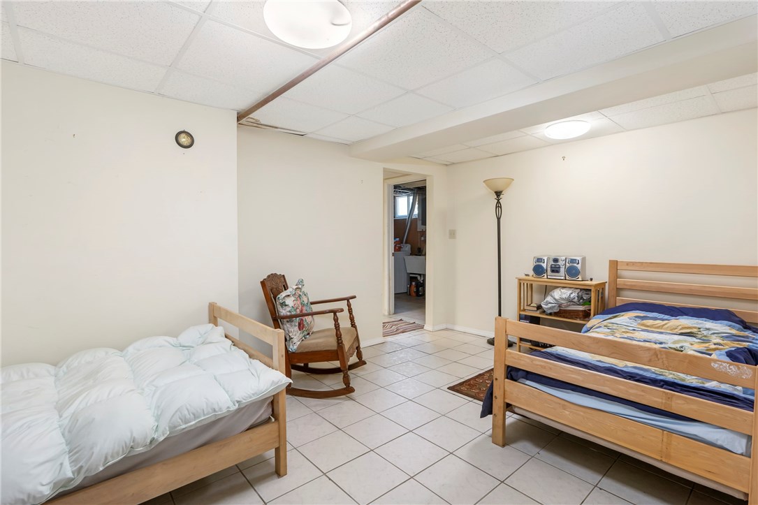 144 Colonial Road Providence, RI 02906 - Photo 17 of 20