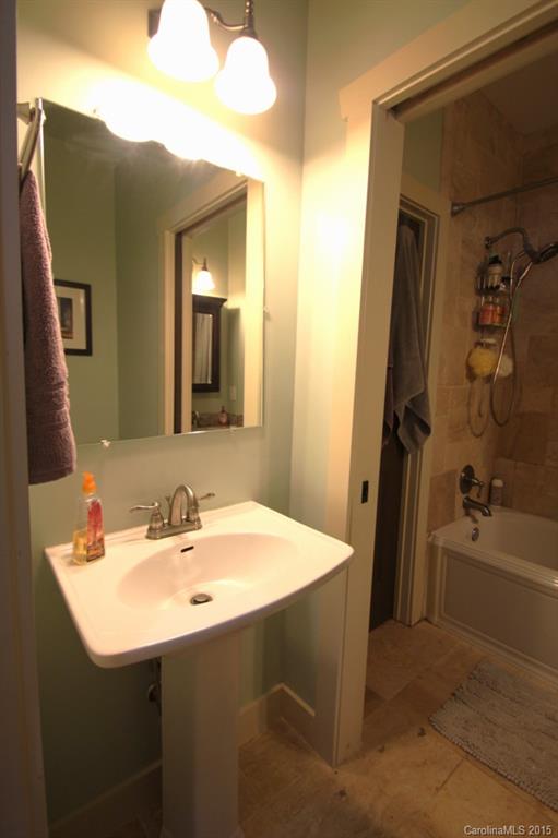 327 Mill Road Charlotte, NC 28216 - Photo 13 of 19