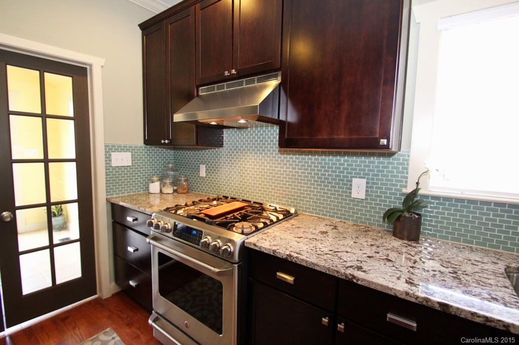 327 Mill Road Charlotte, NC 28216 - Photo 8 of 19