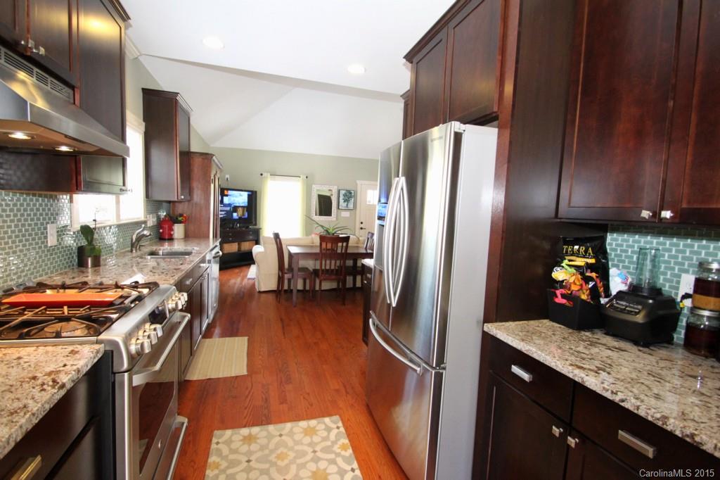327 Mill Road Charlotte, NC 28216 - Photo 10 of 19