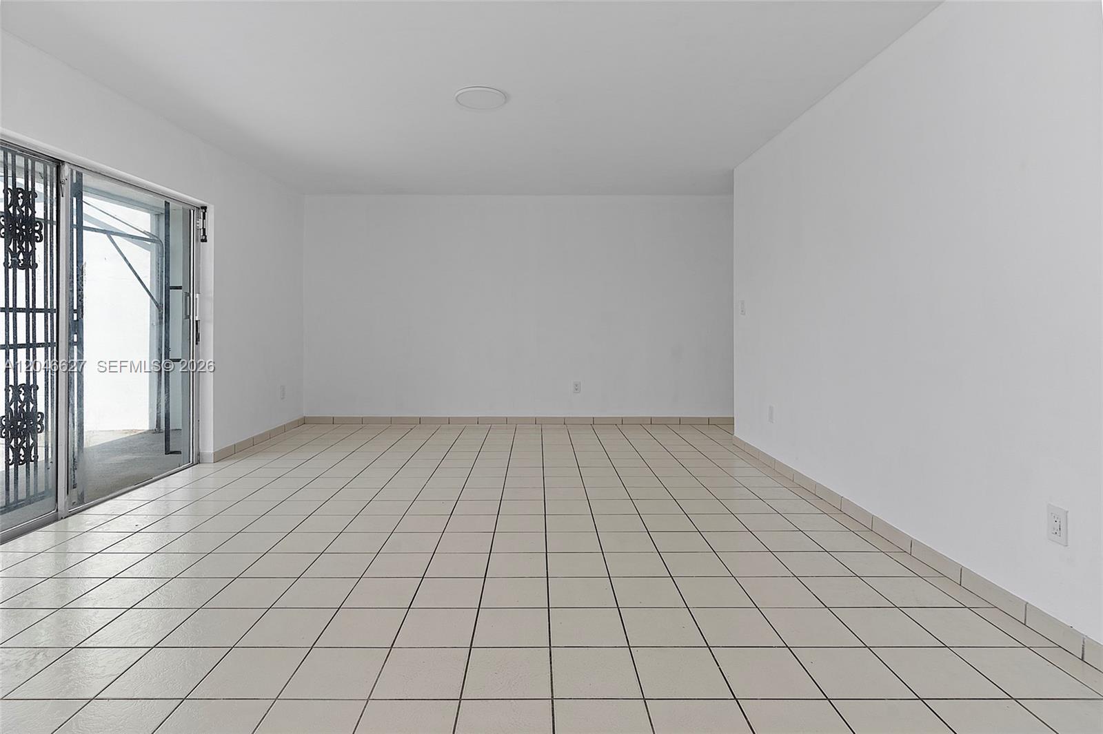 10112 Southwest 23rd Street Miami, FL 33165 - Photo 12 of 32
