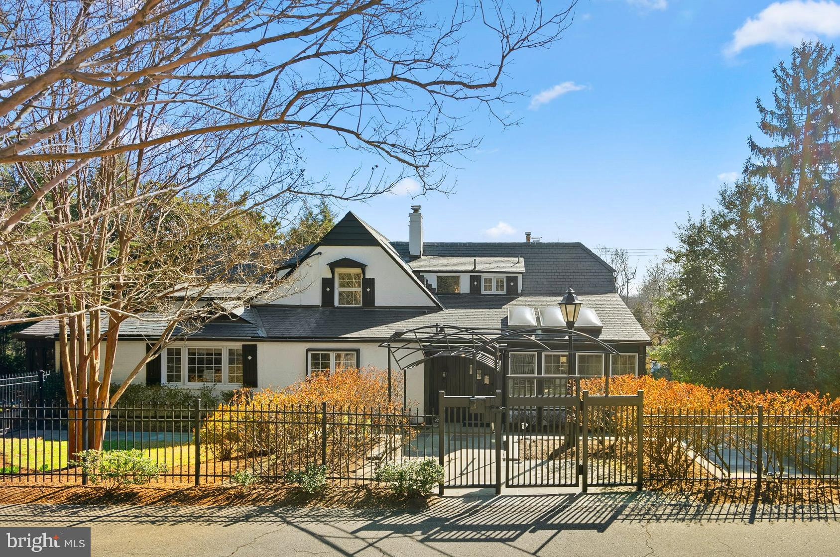 9218 Colesville Road Silver Spring, MD 20910 - Photo 53 of 76 Everyday entrance from driveway
