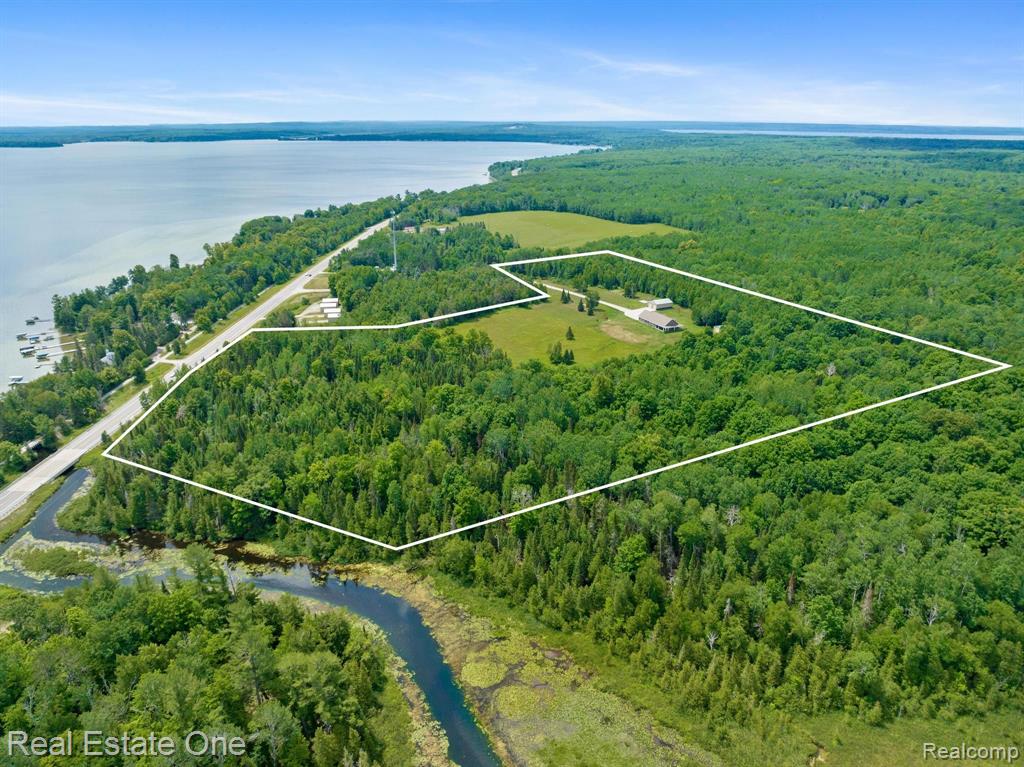 4088 Woodmansee Road Cheboygan, MI 49721 - Photo 13 of 54