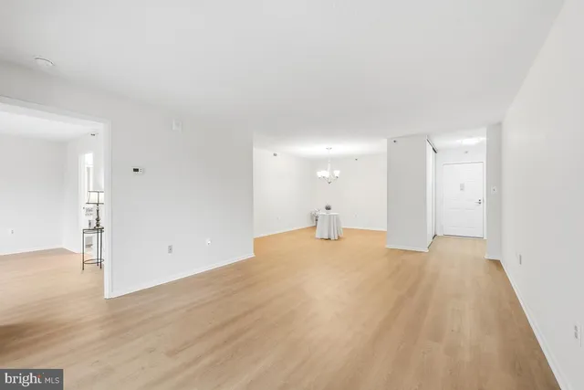 a view of a yard with a house