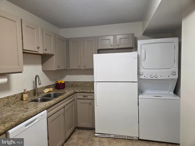 $240,000 | 15107 Interlachen Drive, Unit 2215, Silver Spring, MD 20906