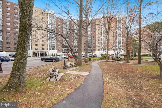 $240,000 | 15107 Interlachen Drive, Unit 2215, Silver Spring, MD 20906