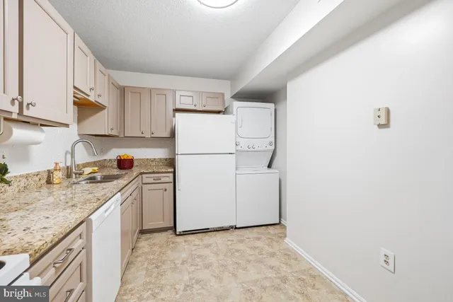 $240,000 | 15107 Interlachen Drive, Unit 2215, Silver Spring, MD 20906