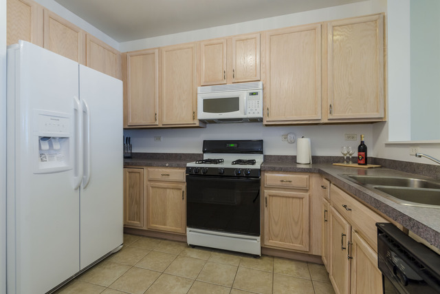 2441 Oneida Lane, Unit 2441 Naperville, IL 60563 - Photo 2 of 14