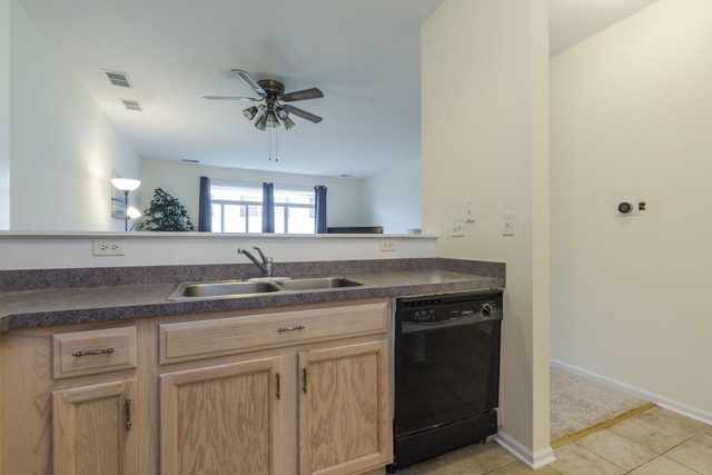 2441 Oneida Lane, Unit 2441 Naperville, IL 60563 - Photo 3 of 14