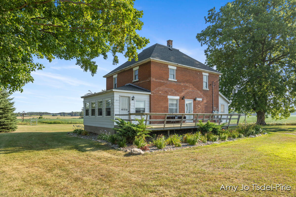 5060 North Neff Road Edmore, MI 48829 - Photo 1 of 25 IMG_1001