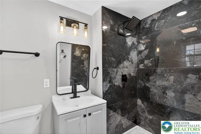 $425,000 | 386 Johnston Drive, Bethlehem, PA 18017