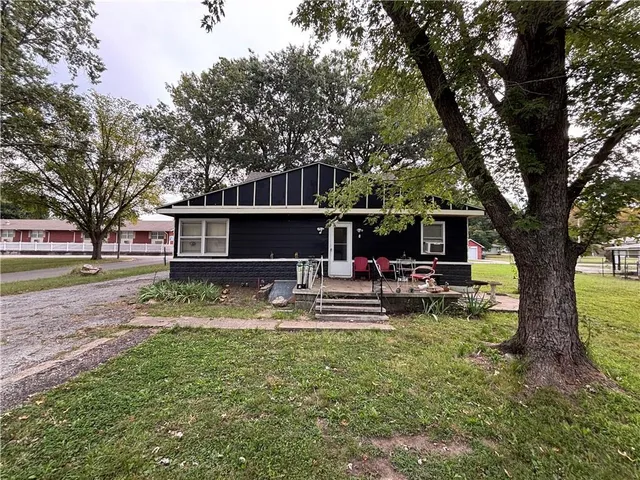 $62,500 | 200 South 3rd Street, Arma, KS 66712