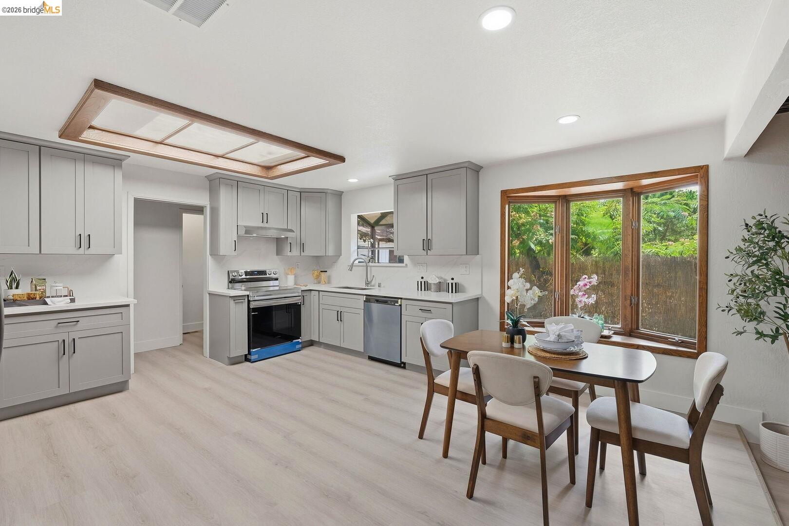 1590 Sunset Road Brentwood, CA 94513 - Photo 11 of 45 Kitchen with breakfast nook (not included)