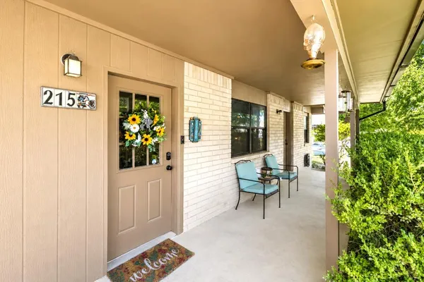 $325,000 | 215 Mineola Street, Ingram, TX 78025